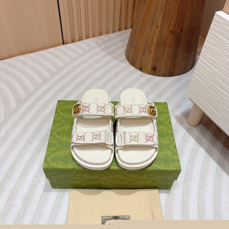 G*u*i slippers
